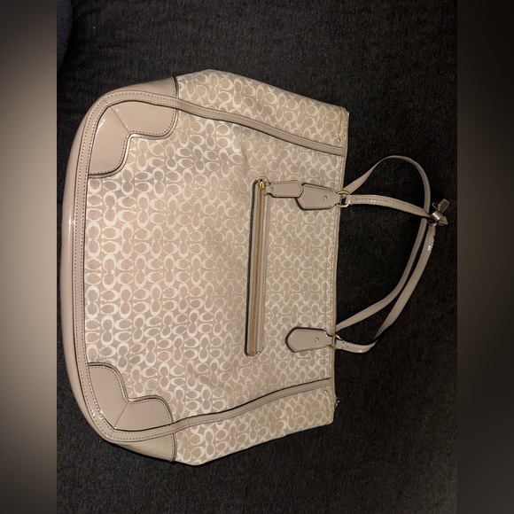 EUC Coach Tote Purse - Picture 2 of 11